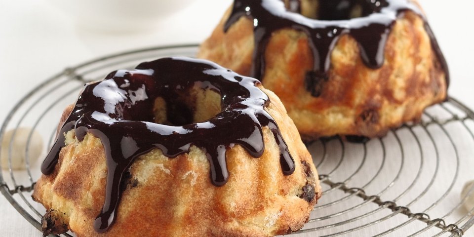 Pudding au pain et glaçage au chocolat